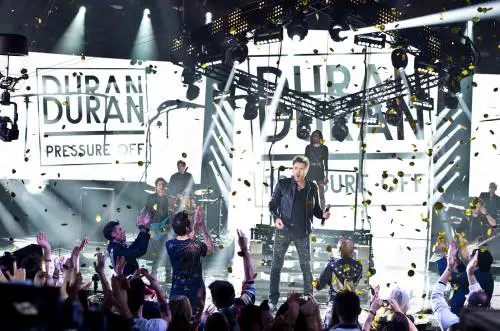 X Factor 9: primo Live futuristico, Massimiliano eliminato