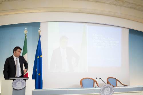 Renzi difende il salva banche: "Tutela posti di lavoro e conti"