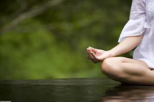 Respirianesimo, la nuova moda che promette di vivere con l'energia