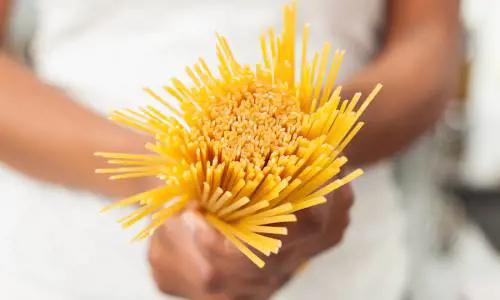 Host celebra la pasta italiana, pizza da campioni e disfida dei cocktail