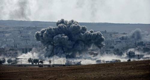 "Siria: ci sono 130mila civili in fuga dai raid aerei russi"