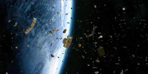 Spazzatura dallo spazio, piovono detriti sull'Oceano indiano