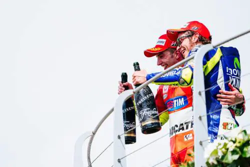 Iannone: "Vorrei dare una mano a Valentino"