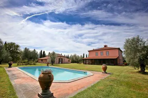 In vendita la villa di lusso che Pino Daniele possedeva in Maremma