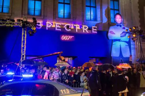 Riflessivo e freudiano. James Bond diventa  una spia antimoderna