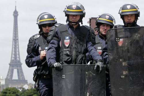 Europei, allarme terrorismo in Francia: vietati maxischermi in piazza
