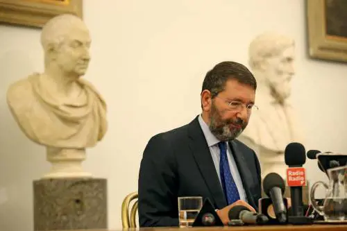 Per Marino è davvero finita: 26 consiglieri si sono dimessi