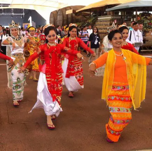 Festa finale all'Open Theatre Maroni: «Expo torni a Milano»