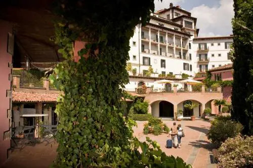 Dirigenti Asl nel resort di lusso: 500 euro a testa per due giorni