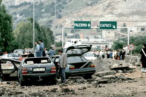Falce, Falcone e martello