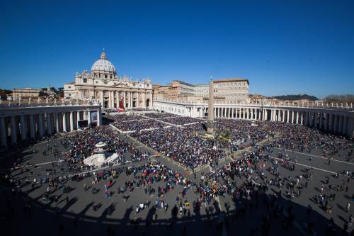 Vatileaks, mons. Becciu sugli appartamenti vaticani: "Dobbiamo distruggerli?"