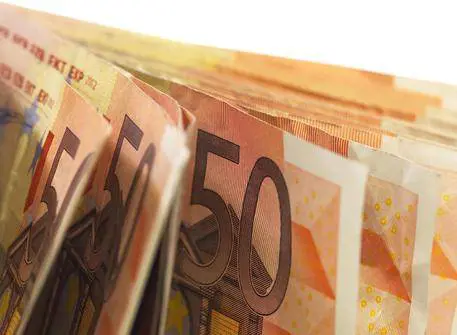 Bankitalia: mantenere tetto contanti per le attività a rischio