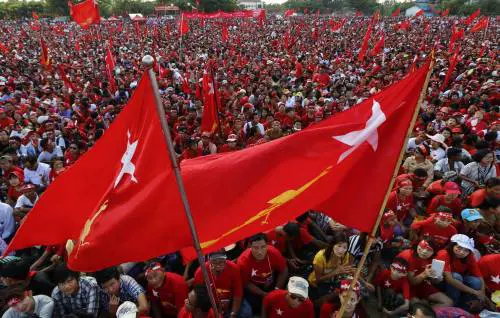 Birmania, minacce e violenze per i sostenitori della San Suu Kyi