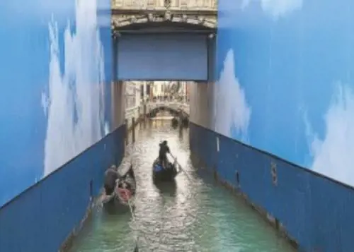 Gondole in un canale (Steve Mc Curry)