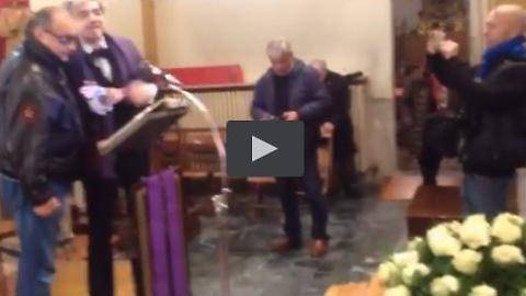 I funerali di Rina Cavallini: canta Morgan, Sgarbi si commuove