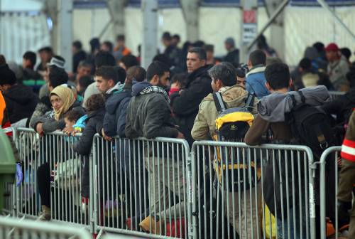 Anche la Slovenia pensa a un muro per fermare i migranti