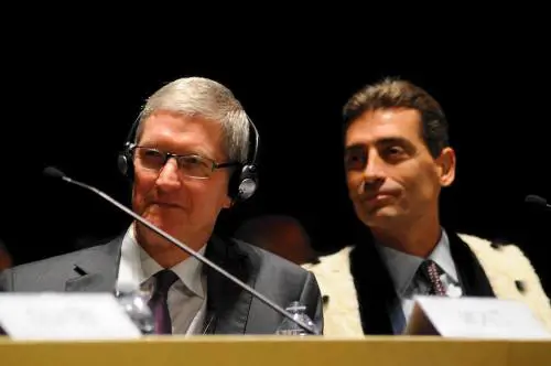 Il ceo Apple alla Bocconi di Milano