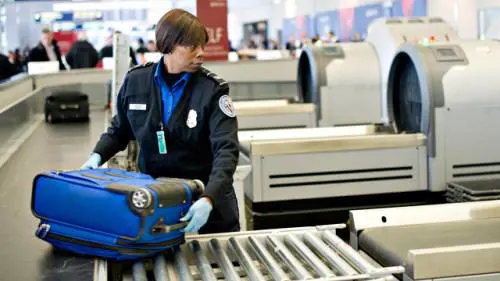 L'America si difende dal terrore: più controlli sul personale aereo
