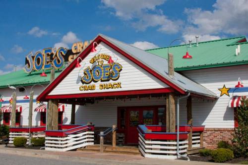 Joe’s Crab Shack, la catena di ristoranti Usa che abolisce la mancia obbligatoria