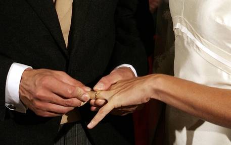 Il fisco e le nozze: c'è la confisca sui beni in comunione