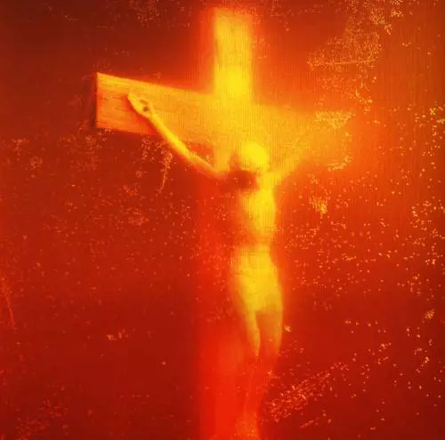 Cristo nell'urina: l'opera scandalo patrocinata dalla regione Toscana