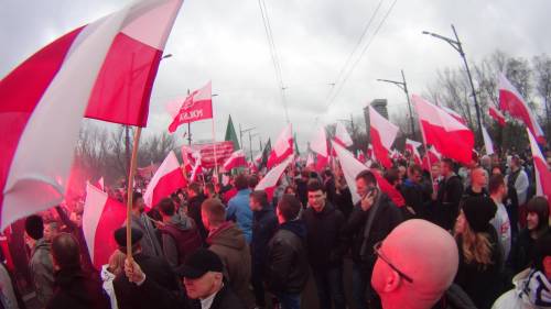 Polonia, migliaia in piazza contro l'immigrazione