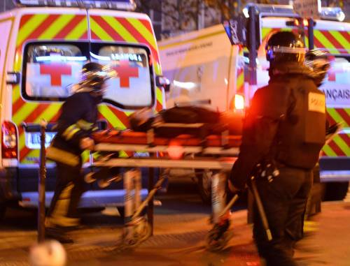 Parigi sotto attacco, massacro islamista: 8 jihadisti fanno 129 morti