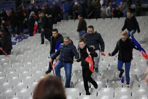 Nello stadio durante le esplosioni: "Come in una guerra medievale"