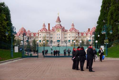 Il parco Disneyland Paris conferma la chiusura per tre giorni di lutto nazionale