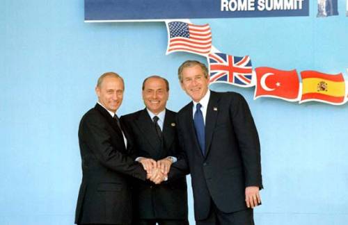 Il Cav: "L'Europa senza guida si allei con Putin contro Isis"