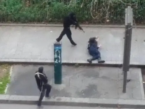 Condanna di 15 anni di prigione a reclutatore legato a Charlie Hebdo