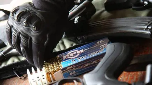 I cittadini francesi si armano e vanno a combattere l'Isis