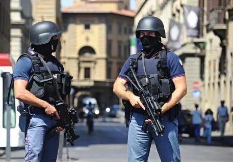 "Unità anti terrorismo aperta solo fino alle 20"