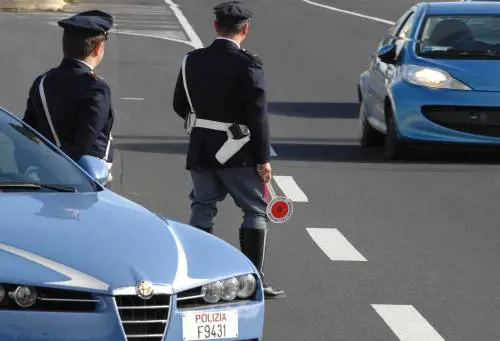 "La polizia senza mezzi: può usare un'auto su 10"