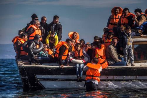 Il dossier riservato sugli sbarchi: nel 2017 oltre 250mila migranti