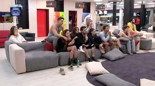 GF14, Parigi: le reazioni dei ragazzi