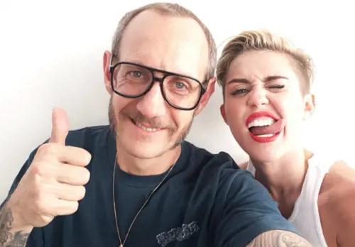 Miley Cyrus nuda per Terry Richardson