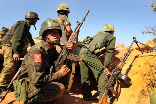 La Birmania “democratica” bombarda gli Shan e i Kachin