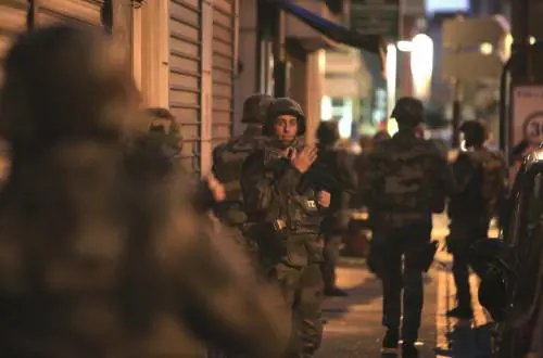 Parigi, blitz delle forze armate 