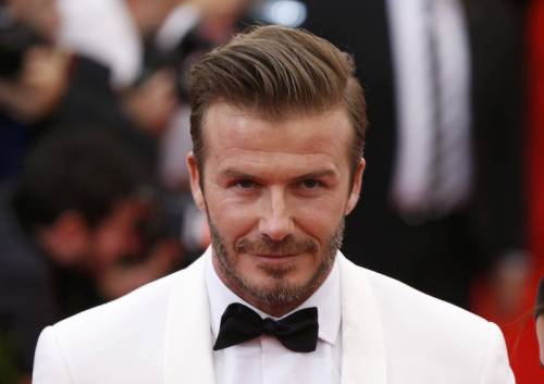 David Beckham accetta la sfida: ​22 flessioni sul pianoforte