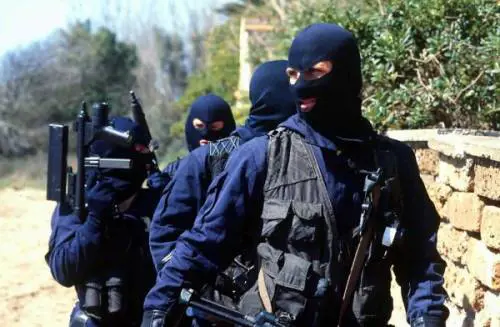 Lotta al terrorismo, più poteri al premier e i servizi potranno usare le forze speciali