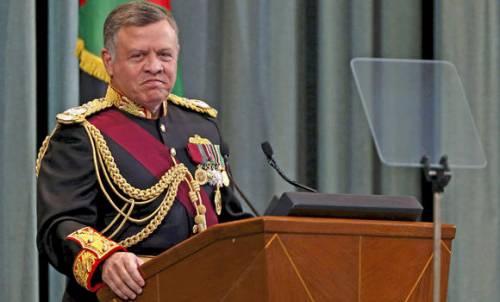 Il monito del re di Giordania: "Contro l'Isis una guerra dell'islam"