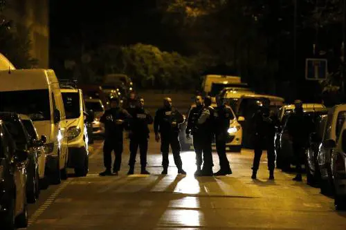 Se la Francia colpita al cuore mostra di non avere paura