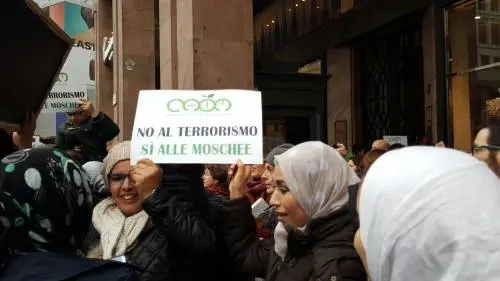 "Sono giovani che sbagliano". Il bluff dei moderati a Milano