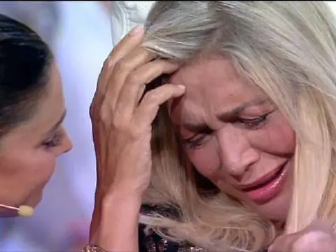 Mara Venier lacrime in diretta parlando dell'Alzheimer della madre