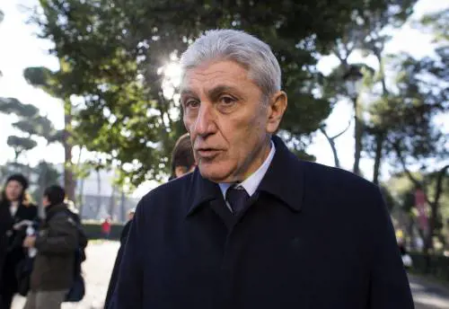 Ora Bassolino sfida Renzi: "Penso a una lista civica"