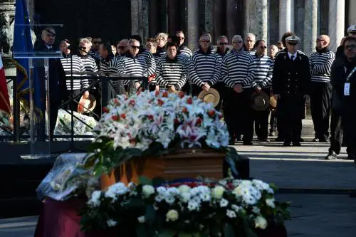 Quell'addio a Valeria  nella terra di nessuno
