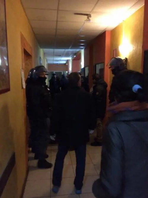 Il blitz al centro di accoglienza  adesso diventa un caso politico