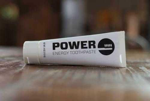 Power, il primo dentifricio al mondo con caffeina
