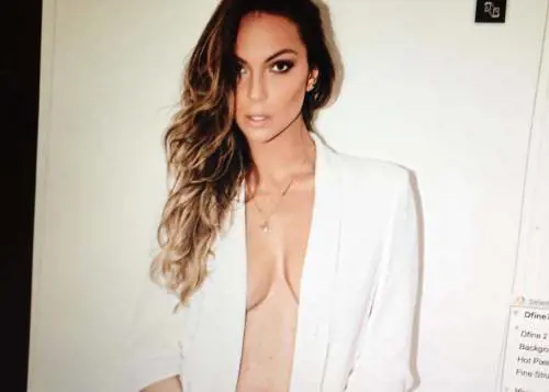 Sotto il vestito niente: Sarah Nile hot su Instagram